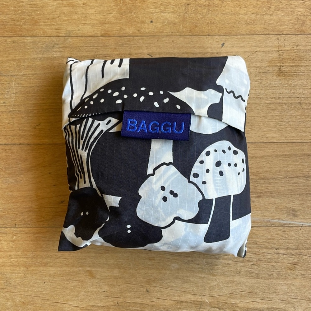 BAGGU standard reusable bag